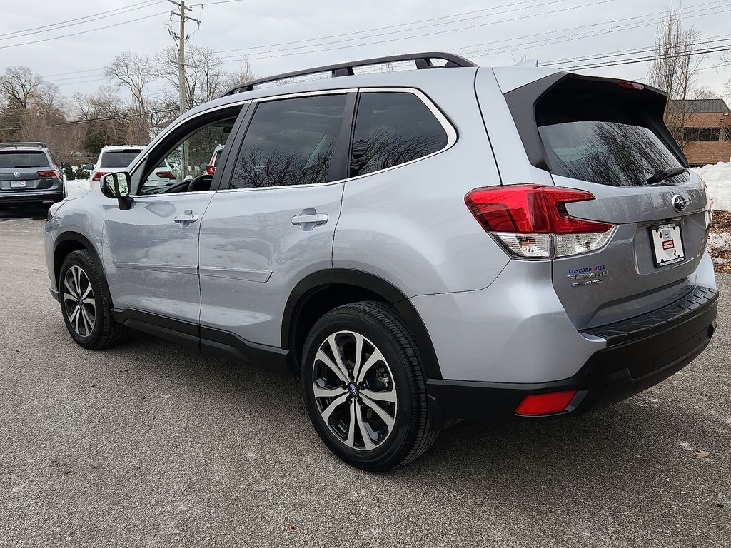 2023 Subaru Forester Limited photo 2