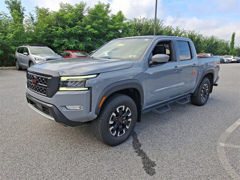 2022 Nissan Frontier PRO-4X photo 3