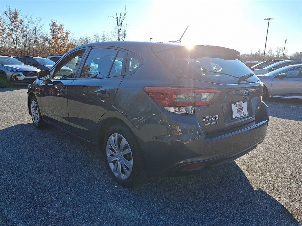 2023 Subaru Impreza Base photo 3