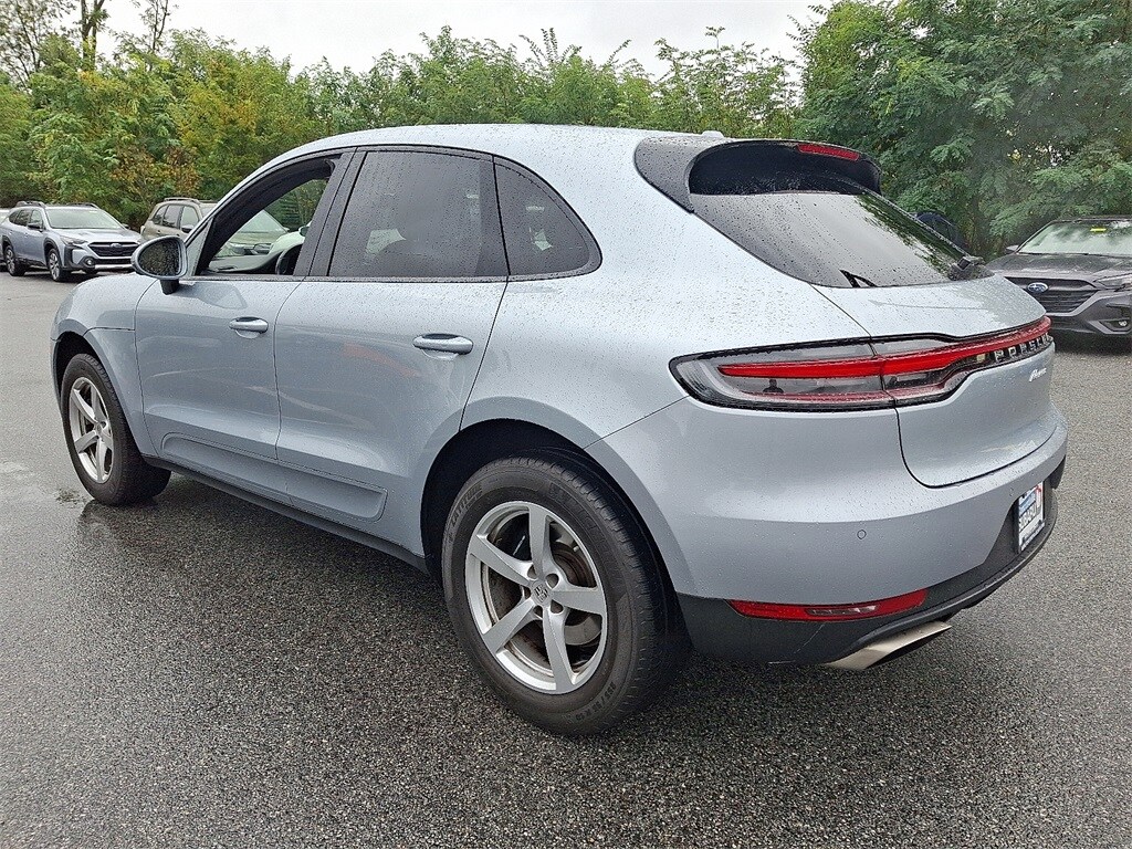2021 Porsche Macan Base photo 2