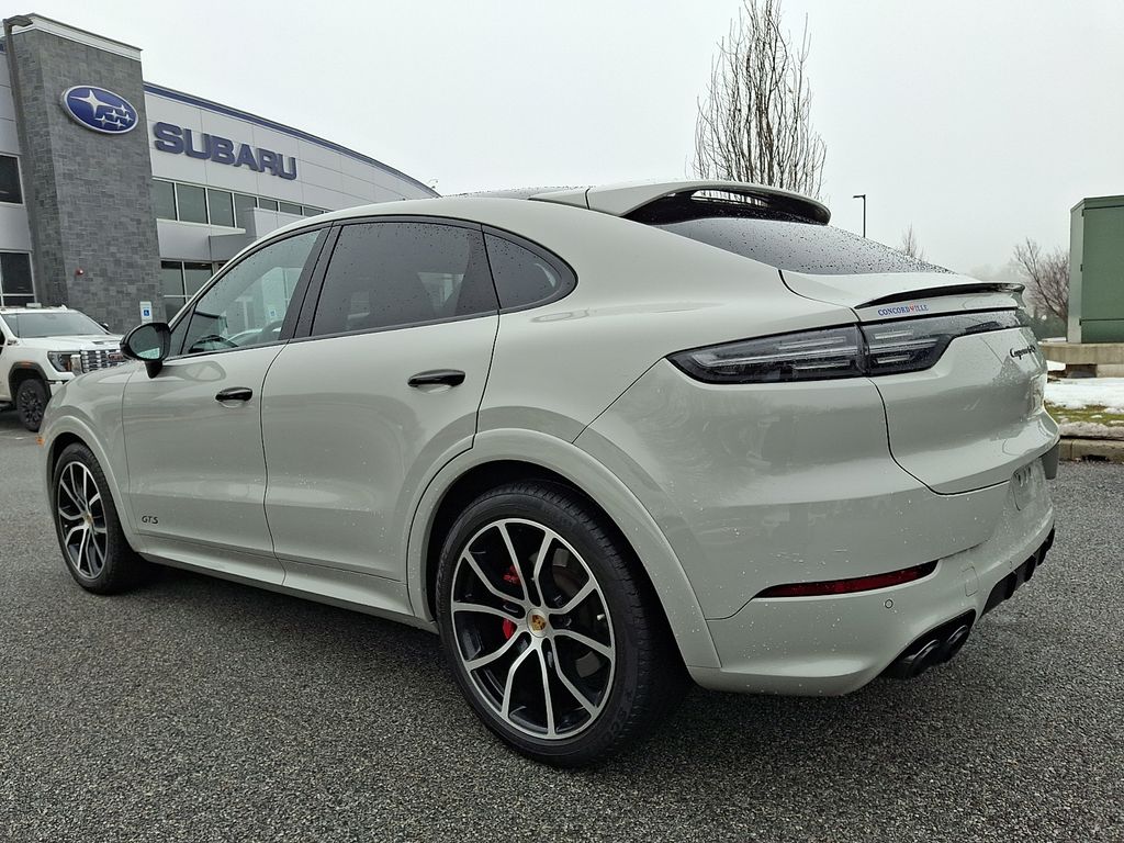 2021 Porsche Cayenne GTS Coupe photo 3