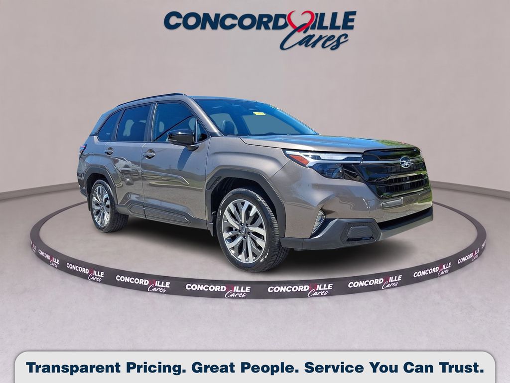 2025 Subaru Forester Touring's photo