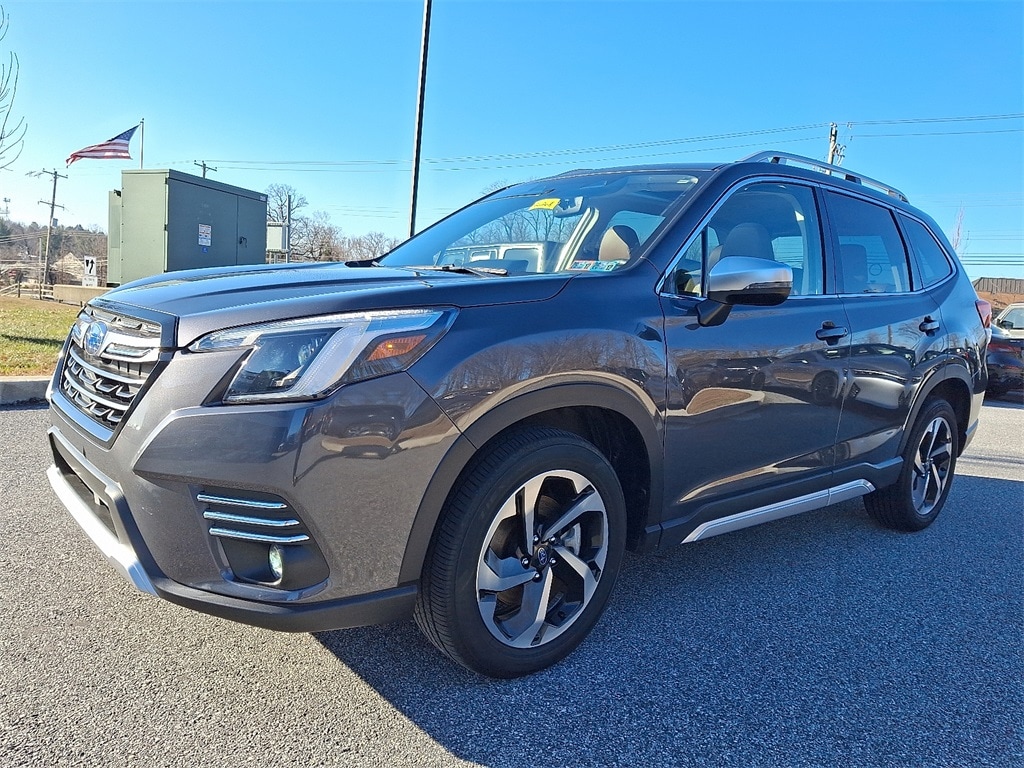 2022 Subaru Forester Touring photo 3