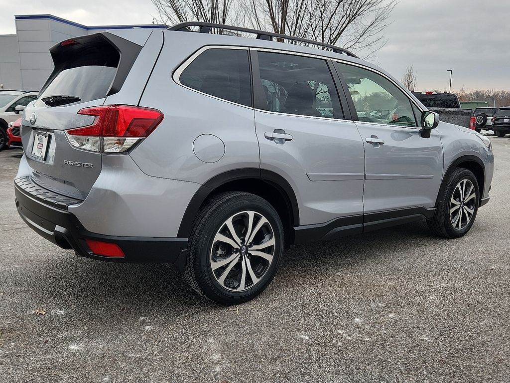 2023 Subaru Forester Limited photo 4