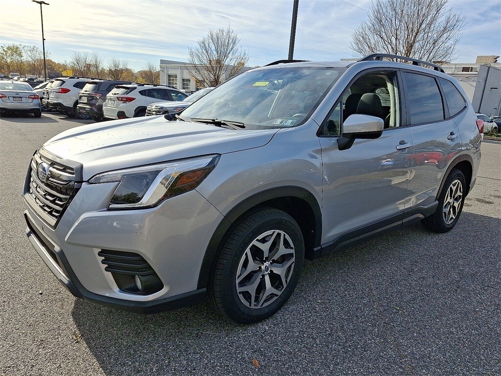 2022 Subaru Forester Premium photo 3