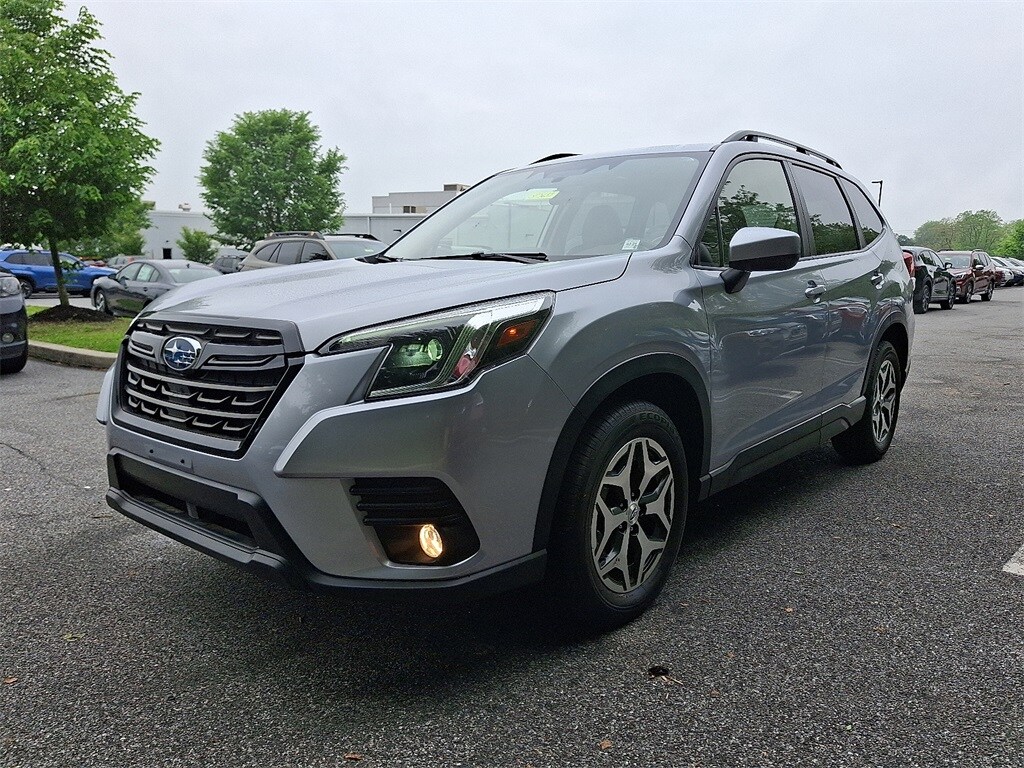 2022 Subaru Forester Premium photo 3