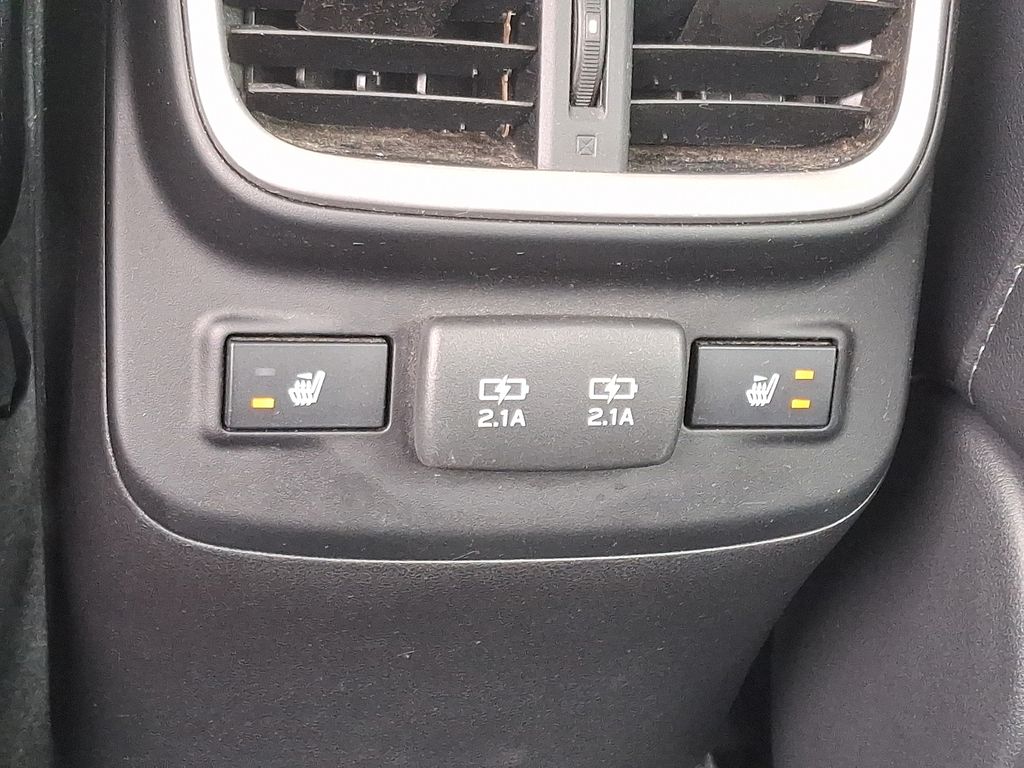 2020 Subaru Legacy Limited - Photo 11