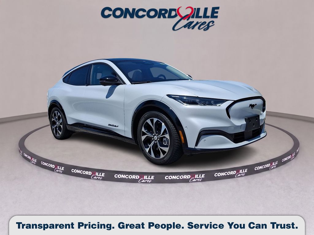 2021 Ford Mustang-Mach-e Premium's photo