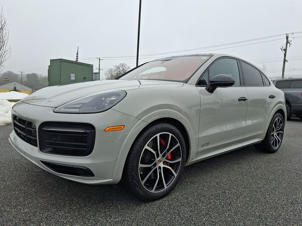 2021 Porsche Cayenne GTS Coupe photo 2