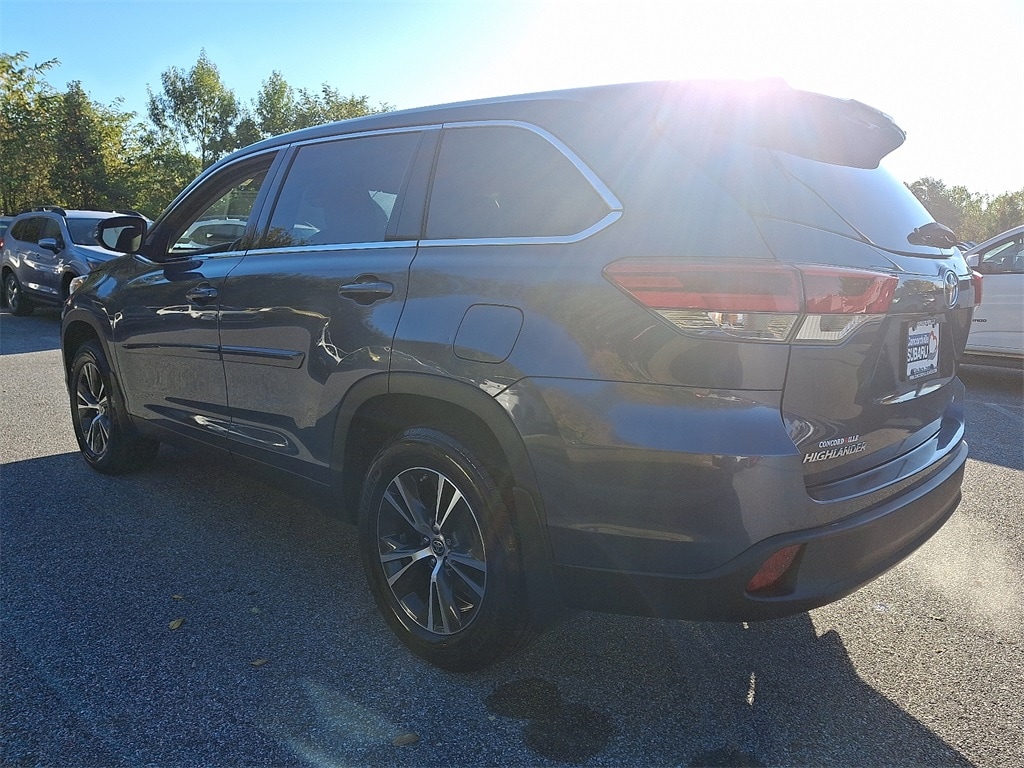 Used 2019 Toyota Highlander LE SUV