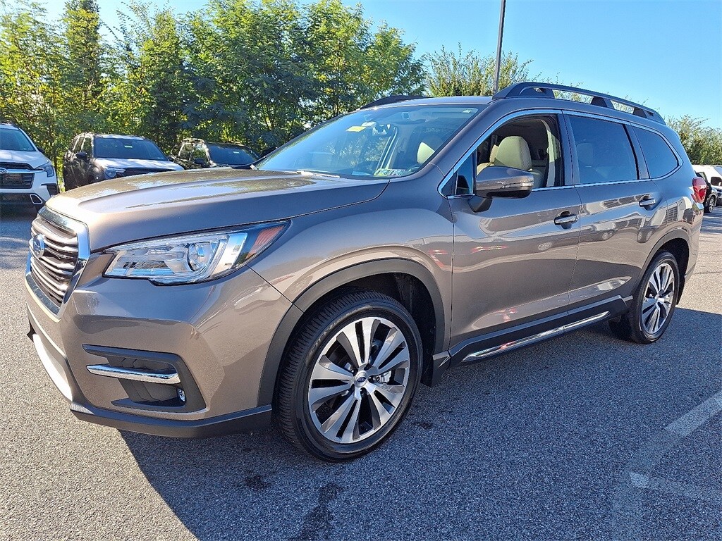 2022 Subaru Ascent Limited photo 3