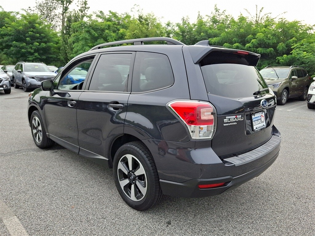 2018 Subaru Forester 2.5i Premium photo 4