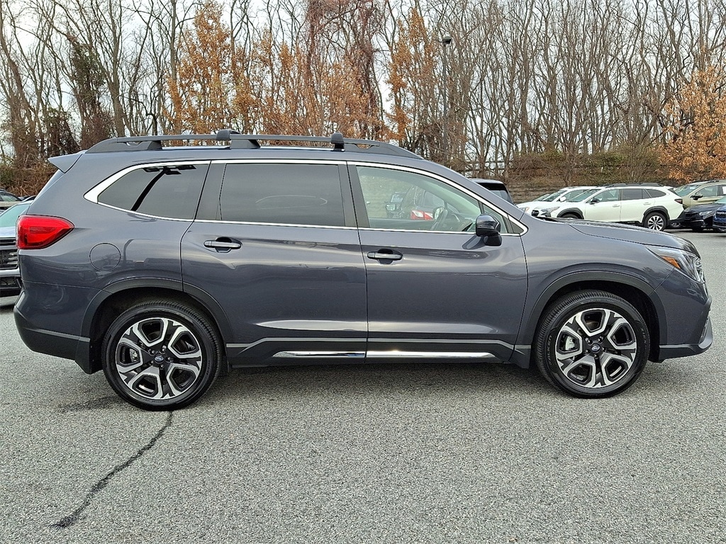 2023 Subaru Ascent Limited photo 3
