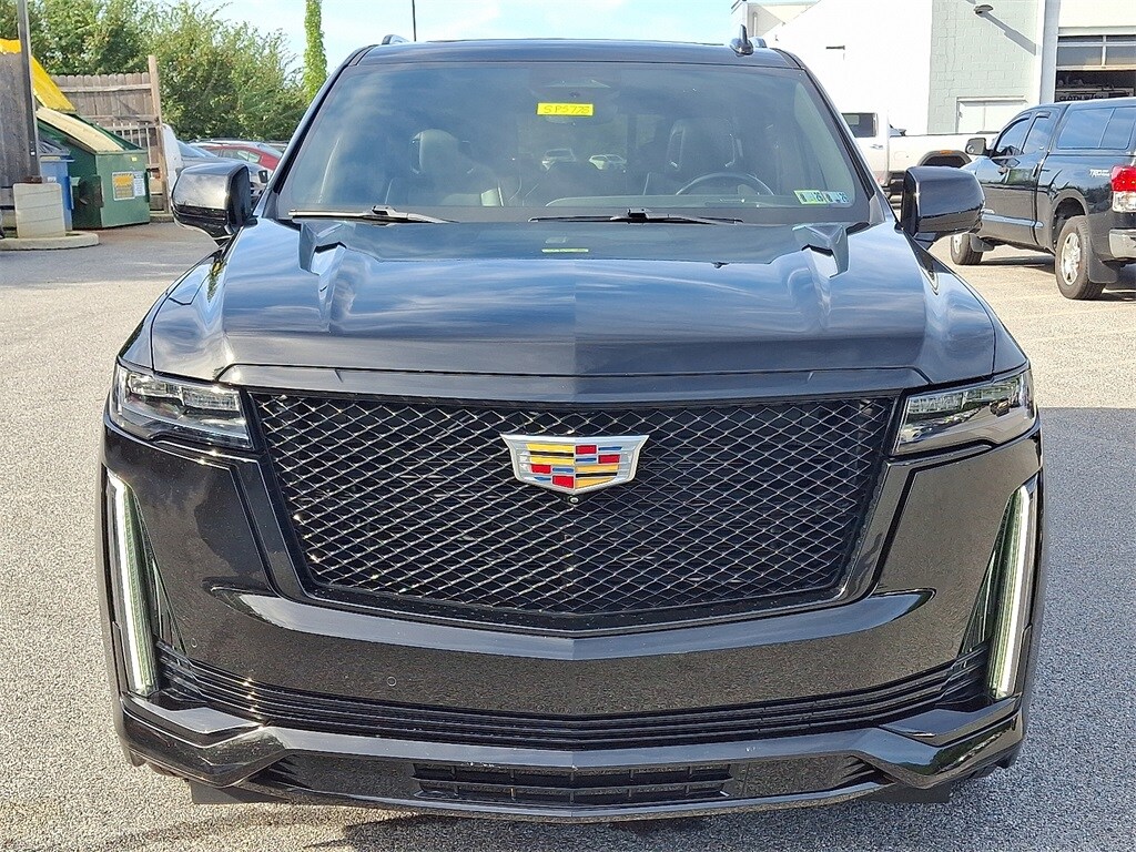 2022 Cadillac Escalade Sport photo 2