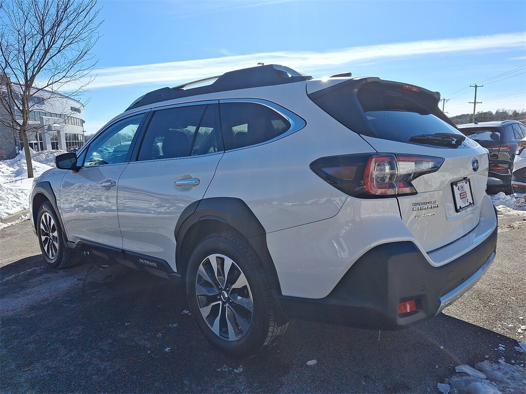 2023 Subaru Outback Touring photo 4