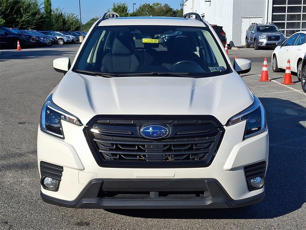 2022 Subaru Forester Premium photo 2