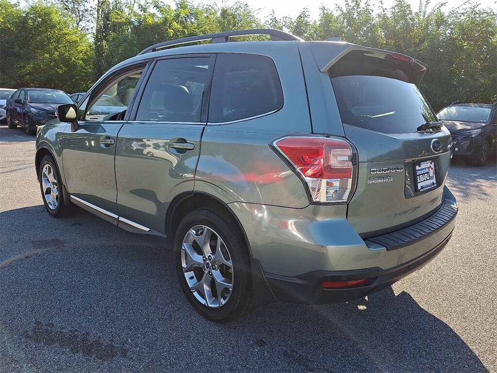 2018 Subaru Forester Touring photo 4
