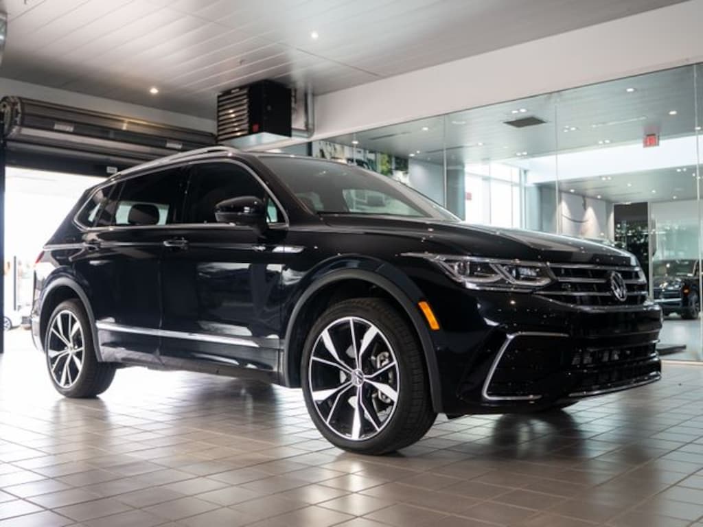 Certified 2024 Volkswagen Tiguan 2.0T SEL R-Line SUV