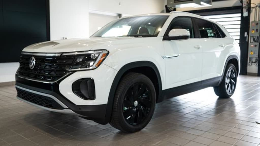 Certified 2025 Volkswagen Atlas Cross Sport 2.0T SE w/Technology SUV