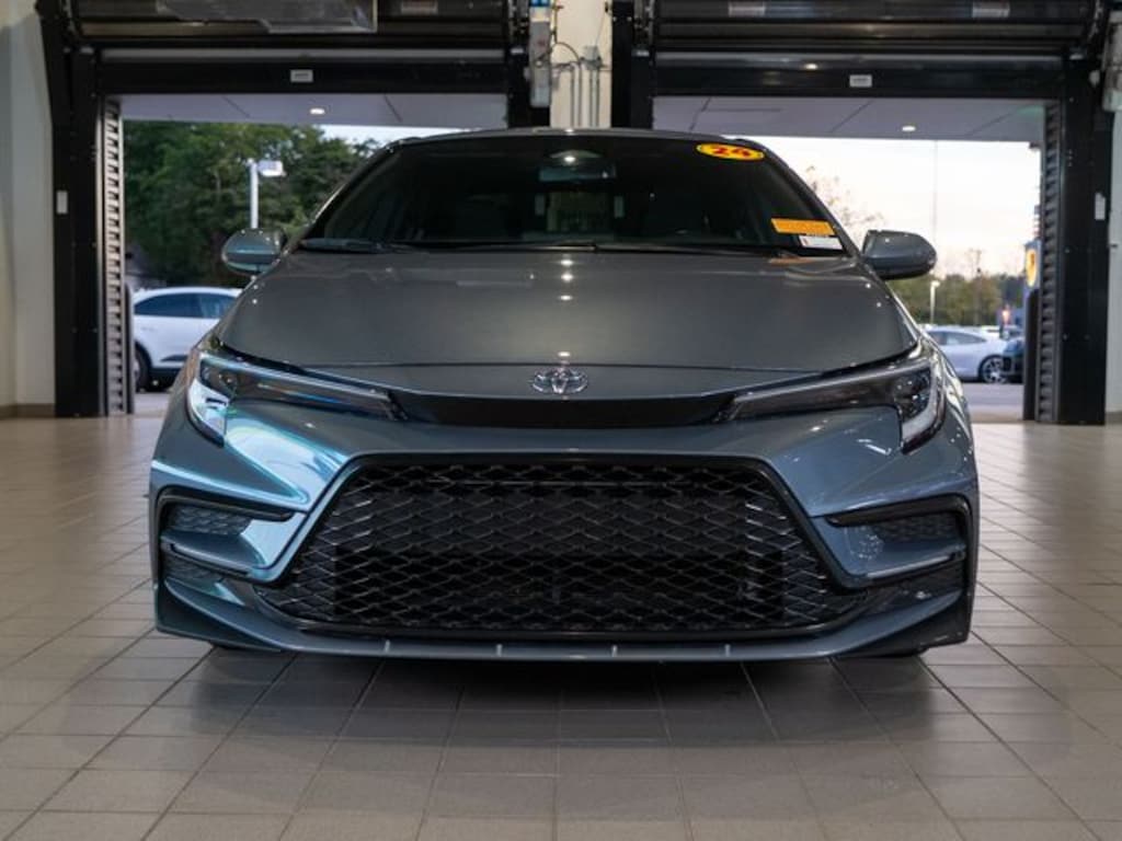 Used 2024 Toyota Corolla SE Sedan