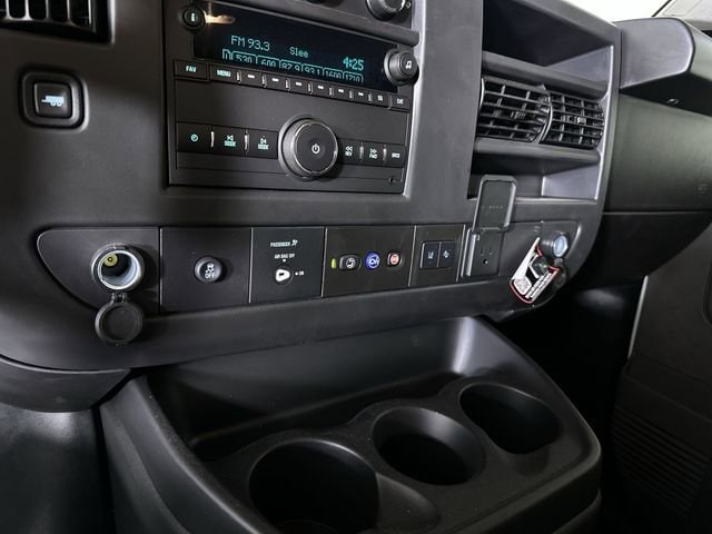 2025 GMC Savana Cargo Work Van - Photo 30