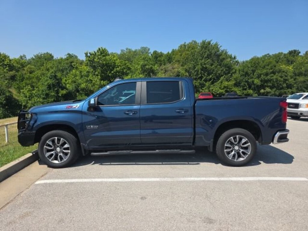 Used 2021 Chevrolet Silverado 1500 LT Truck Crew Cab