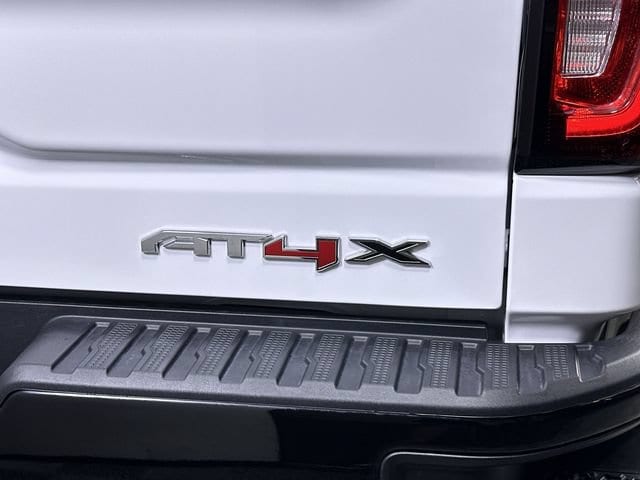 2026 GMC Sierra 1500 AT4X - Photo 34