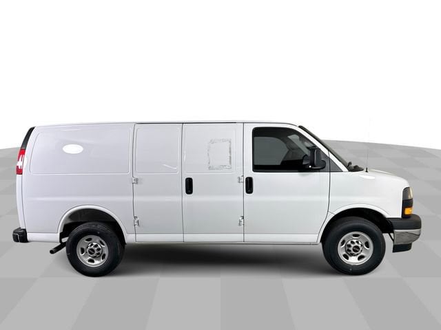 2025 GMC Savana Cargo Work Van - Photo 9