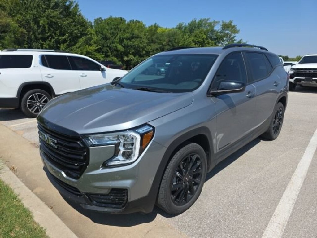 Used 2024 GMC Terrain SLE SUV