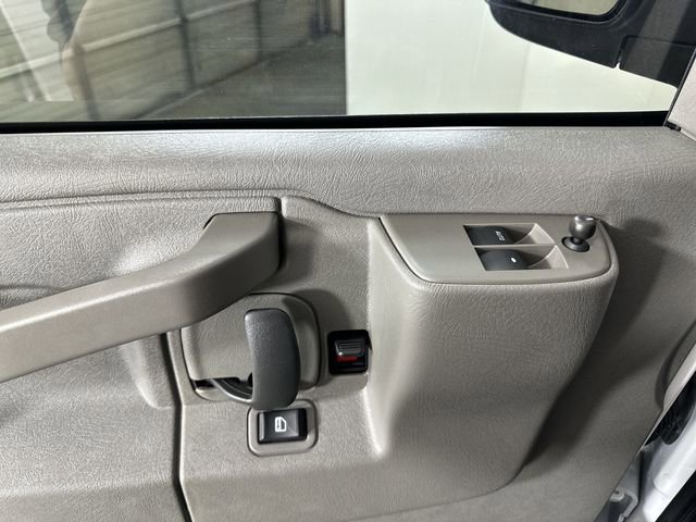 2025 GMC Savana Cargo Work Van - Photo 22
