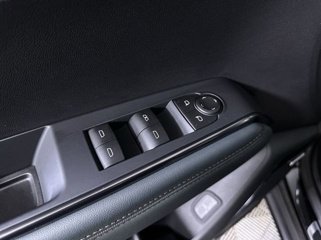 2026 GMC Acadia AT4 - Photo 24