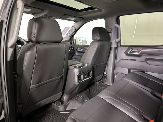 2026 GMC Sierra 1500 SLT - Photo 23