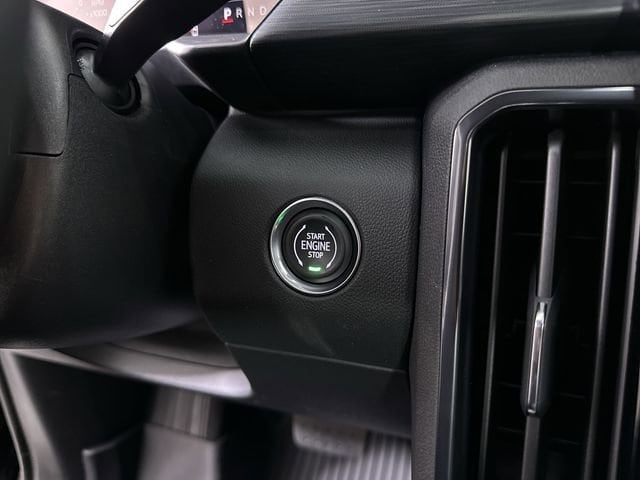 2026 GMC Acadia AT4 - Photo 18