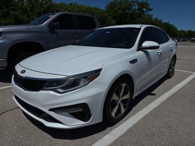 2019 Kia Optima S AT's photo