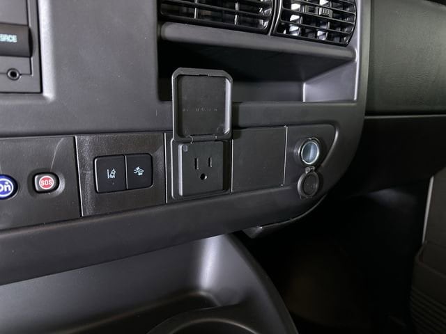 2025 GMC Savana Cargo Work Van - Photo 32