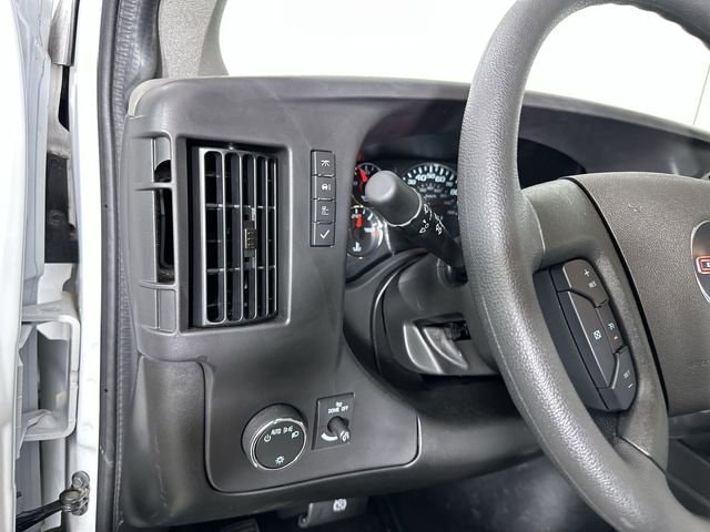 2025 GMC Savana Cargo Work Van - Photo 18