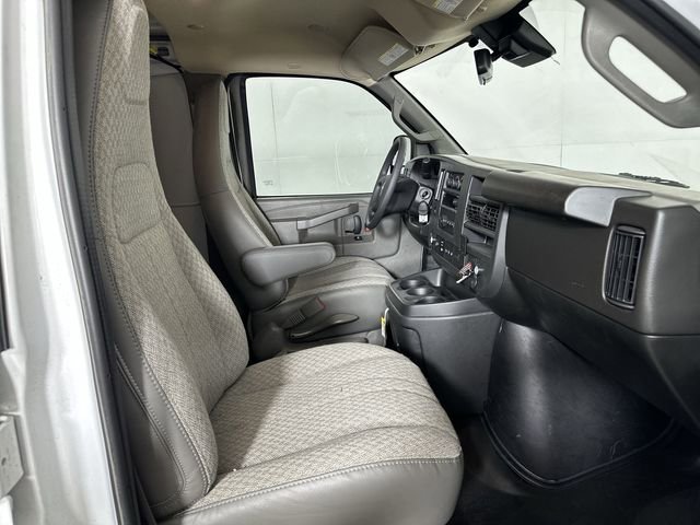 2025 GMC Savana Cargo Work Van - Photo 23