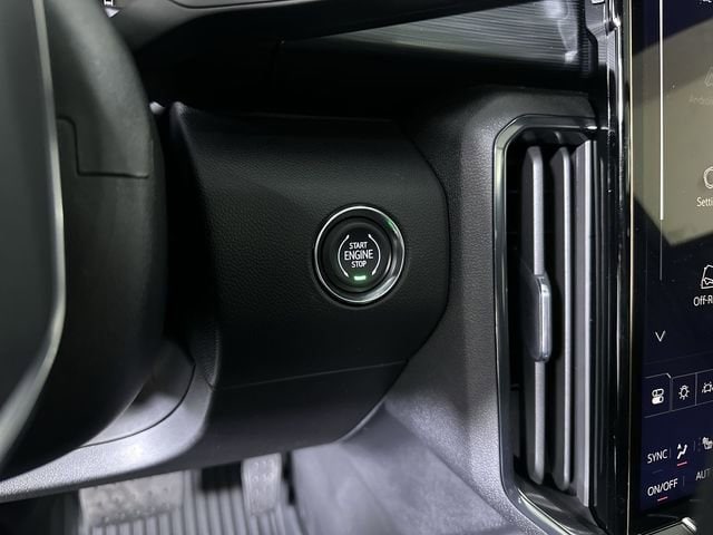 2026 GMC Acadia AT4 - Photo 18