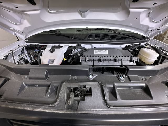 2025 GMC Savana Cargo Work Van - Photo 28