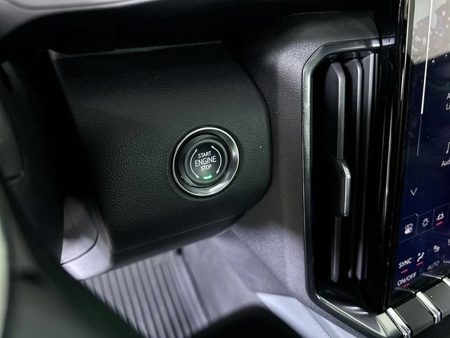2026 GMC Acadia AT4 - Photo 18