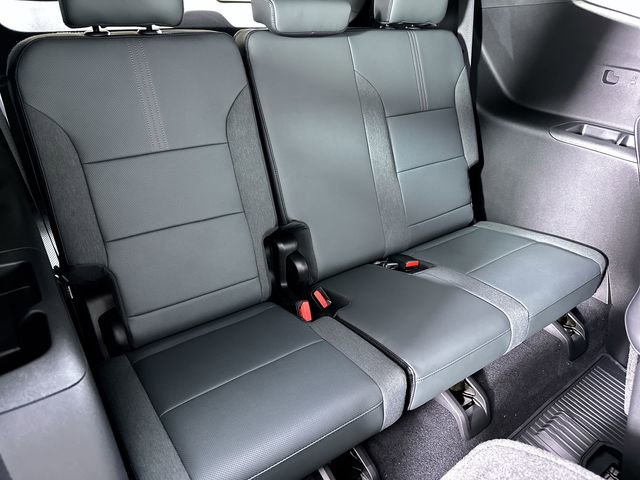 2026 GMC Acadia AT4 - Photo 28