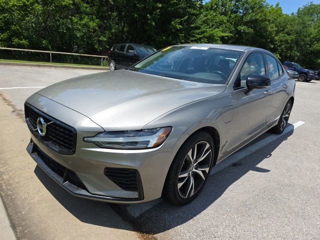 2021 Volvo S60 T8 Recharge R-Design Expression AWD's photo