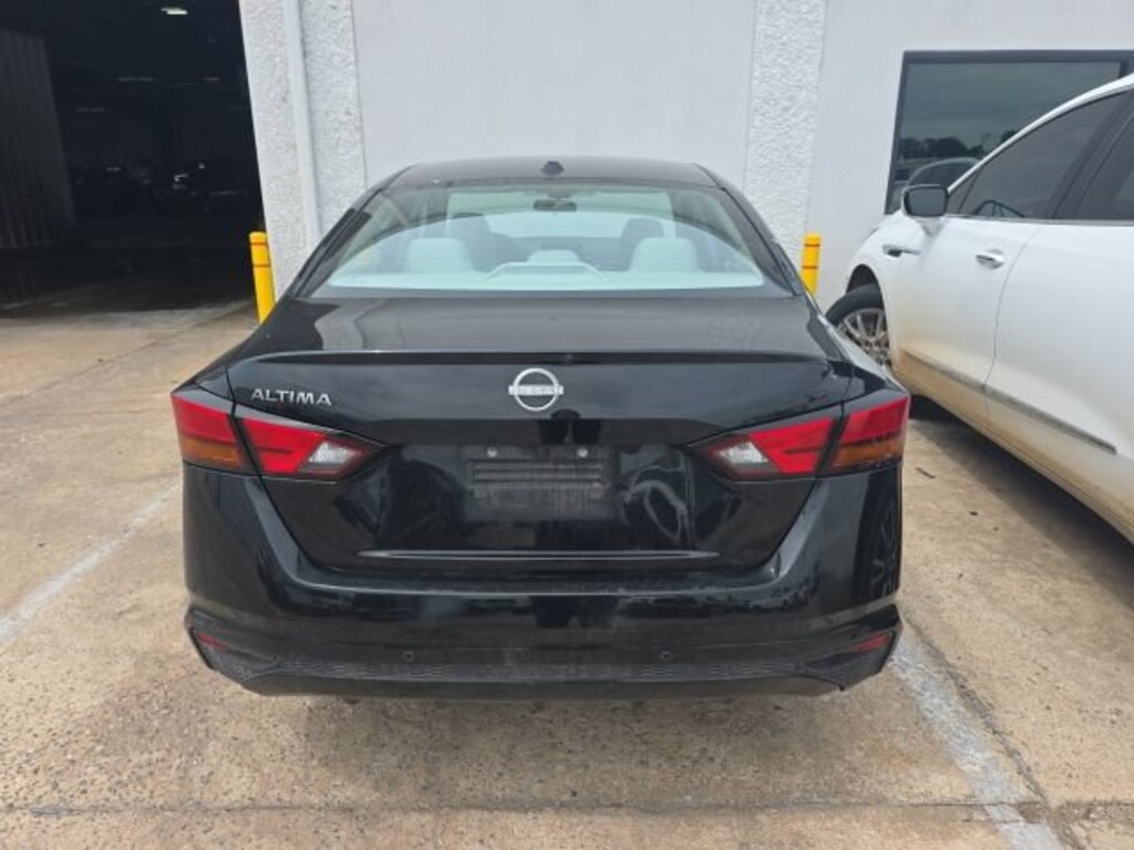 Used 2025 Nissan Altima SV Sedan