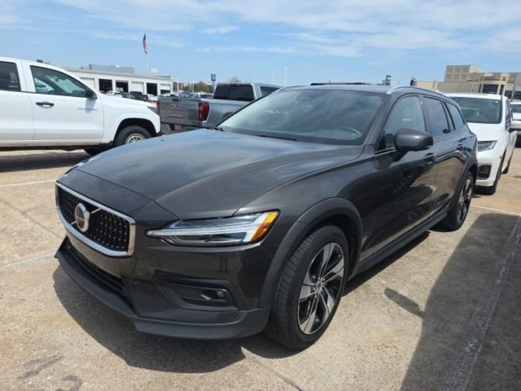 Used 2024 Volvo V60 Cross Country Plus Wagon