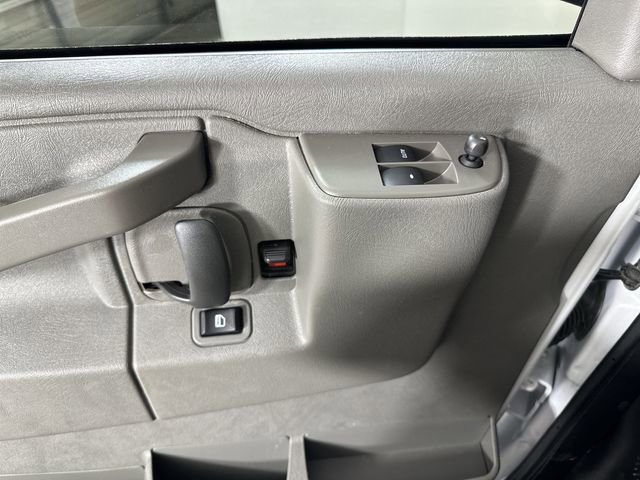 2025 GMC Savana Cargo Work Van - Photo 20