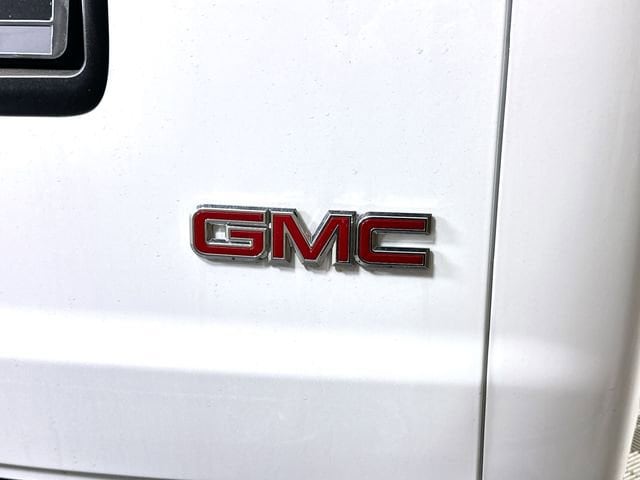 2025 GMC Savana Cargo Work Van - Photo 28