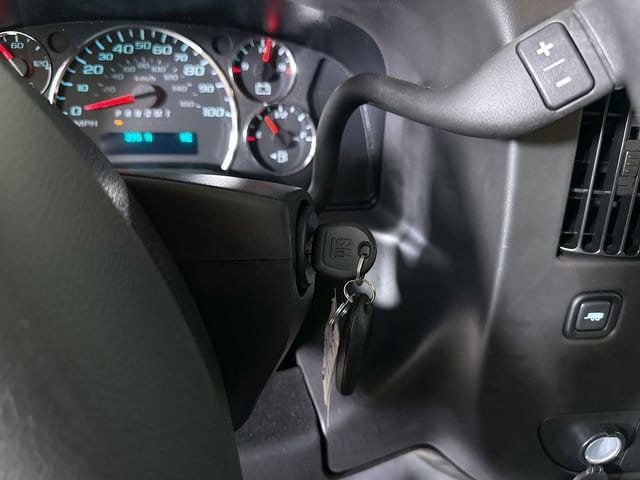 2025 GMC Savana Cargo Work Van - Photo 15