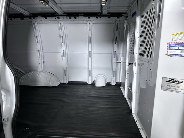 2025 GMC Savana Cargo Work Van - Photo 24