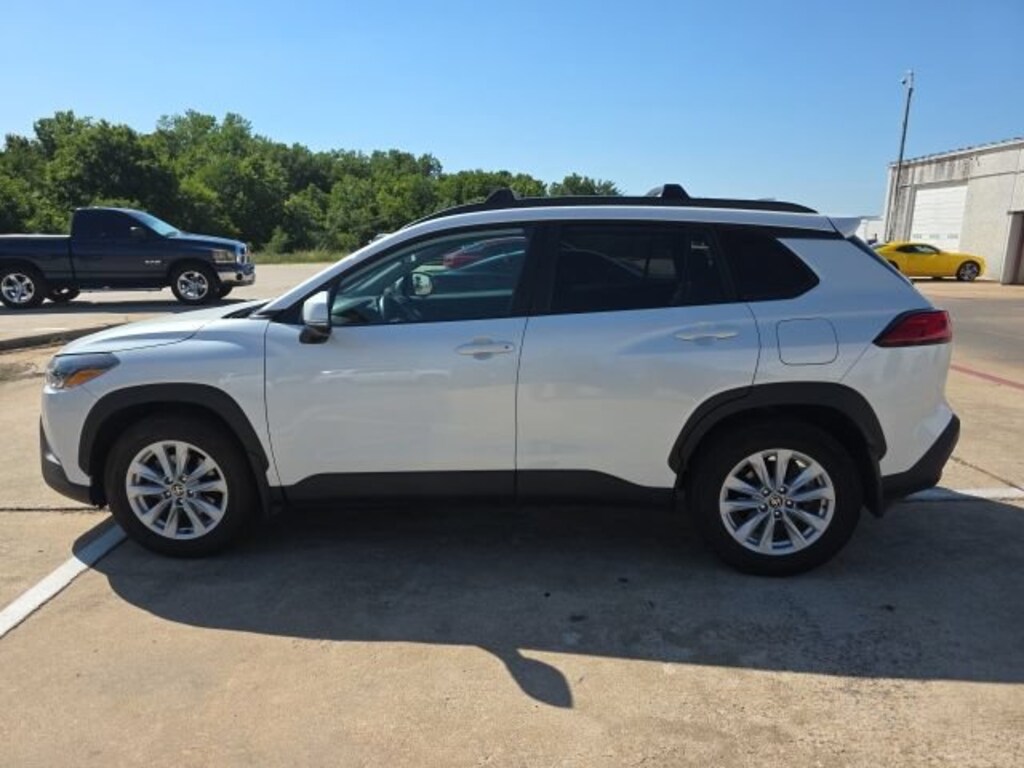 Used 2024 Toyota Corolla Cross LE SUV