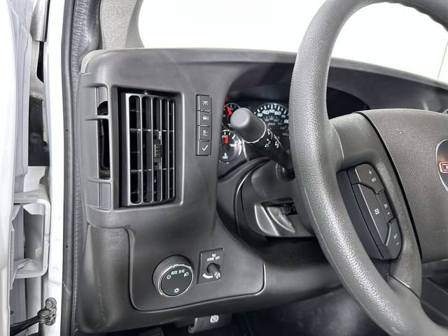2025 GMC Savana Cargo Work Van - Photo 19